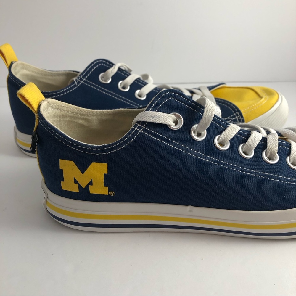 Skicks Michigan Wolverines sneakers Size 10M women’s